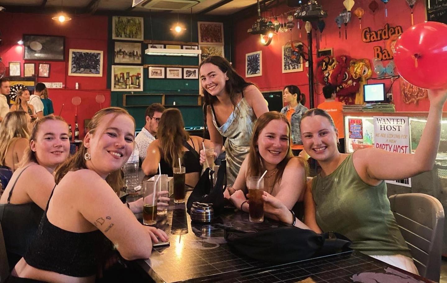 Bed Station Hostel & Pool Bar Hoi An " Former Sunflower" 외부 사진